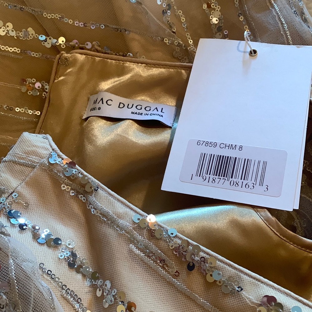MAC DUGGAL
Long Sleeve Gown with Silver Sequin - Picture 17 of 17